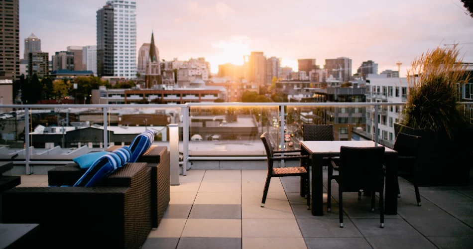 8 Hottest Rooftop Bars in Los Angeles Right Now