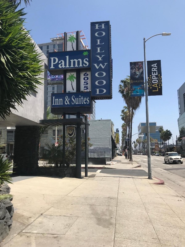 Hollywood Palms Inns & Suites image 15