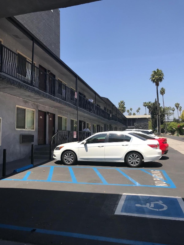 Hollywood Palms Inns & Suites image 16