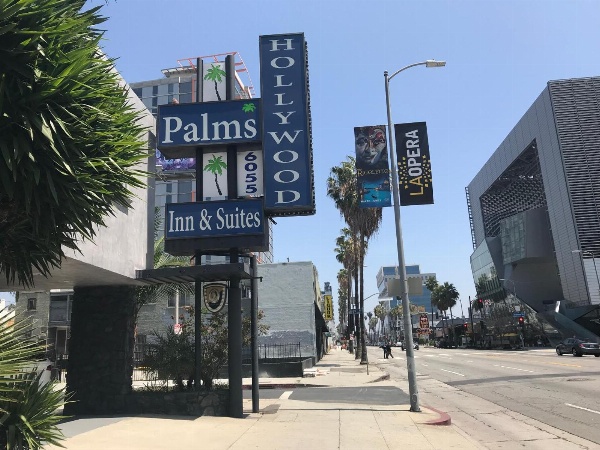 Hollywood Palms Inns & Suites image 18